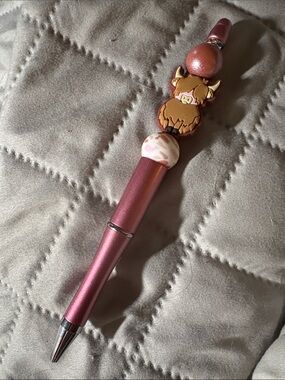 Beaded Pink Metallic Pen with Highland Cow Charm